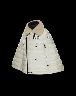 moncler piros kabát