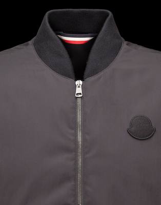 moncler t茅likab谩t