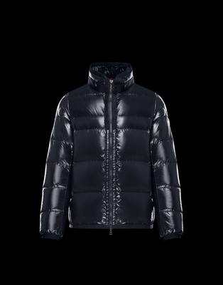 moncler kabátok ára