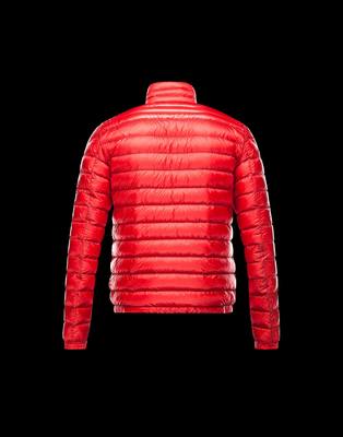 moncler kabátok ára